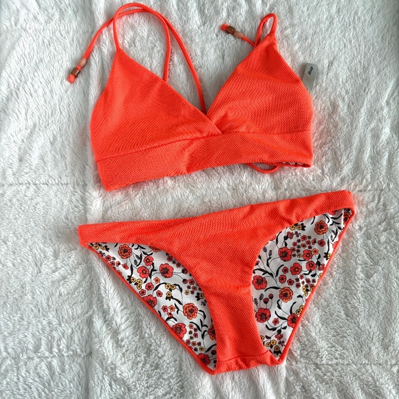 NWT Orange Poppy Criss Cross Bikini - Size Medium - Picture 1 of 9